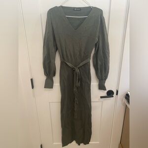 ✨ Host Pick ✨ Olive green maternity dres